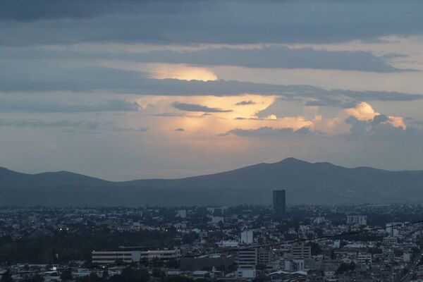 Este sábado en la ciudad de Puebla se espera un día parcialmente nublado, con escasa probabilidad de lluvia hacia la tarde, a las 18 horas