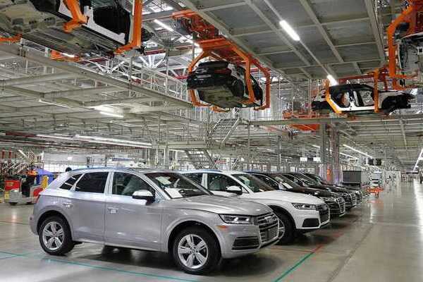 Volkswagen fabricó 232 mil 399 unidades nuevas, 19.8% menos que en el periodo de enero a julio de 2024. Y Audi produjo 8.9% menos