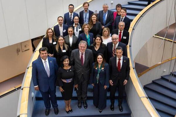 Con un costo de 978 mil 648 pesos, el viaje que realizaron ocho senadores a Bruselas, Bélgica se convirtió en el más caro del Senado