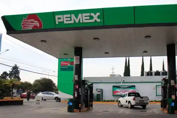 Pemex reconoció que actualmente enfrenta afectaciones en la distribución de gasolinas en la Ciudad de México y su zona conurbada