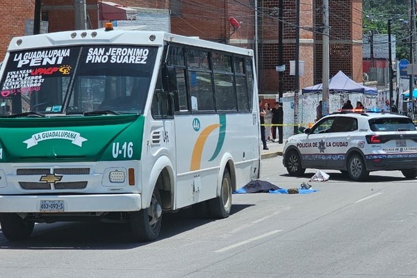 En el lugar de los hechos una mujer aseguró a las autoridades que el conductor la Ruta 44-A no había sido el responsable del accidente