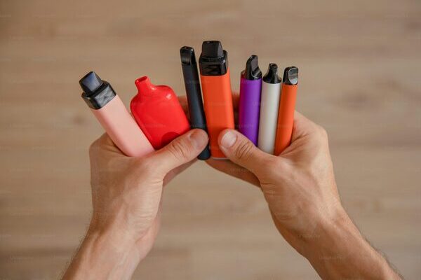 En México los principales consumidores de cigarrillos electrónicos son los adolescentes, casi el doble que personas adultas