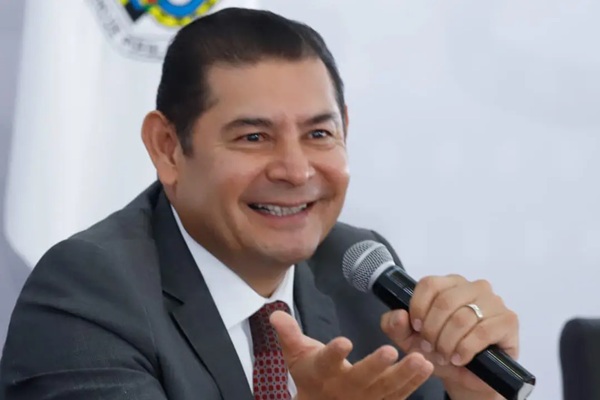 (segunda lamida escrotal a) Armenta, al volante