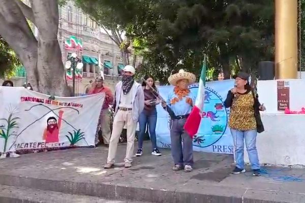 Quieren imponer prisión preventiva a activistas de Xoxtla, acusan; uno de ellos tiene 80 años