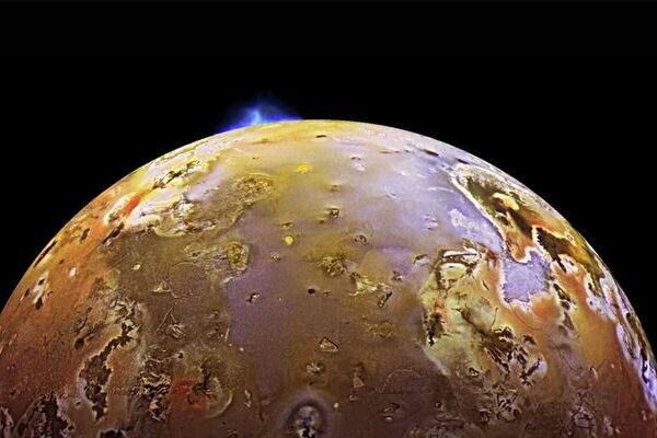 Un equipo internacional de científicos, encabezado por un investigador de la UNAM, identificó los volcanes activos en la luna de Júpiter Ío