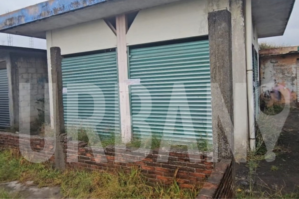 En el cateo al local del Mercado Morelos, los agentes de la FGE Puebla encontraron prendas de ropa y marcas de sangre