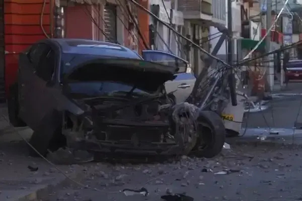 Al lugar arribaron servicios de emergencia de Calpulalpan, además de personal de CFE quienes trabajaron para restablecer el servicio de luz