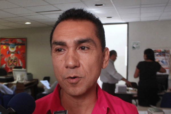 La medida cautelar prevalecerá hasta que se resuelva el amparo directo que fue interpuesto por Abarca, quien busca tumbar la sentencia