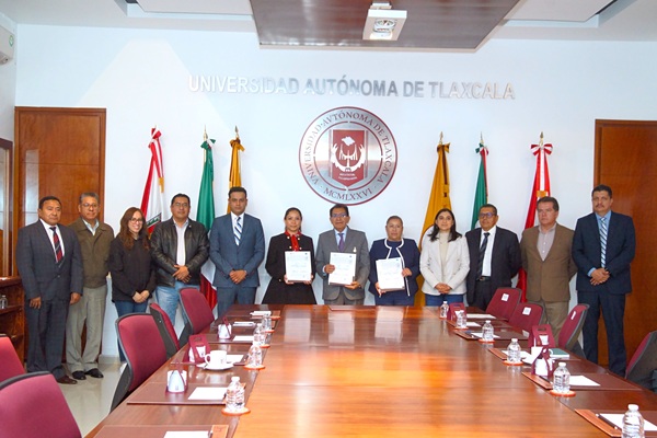 8 UATx y FGJE firman convenio de colaboración para servicio social y prácticas profesionales