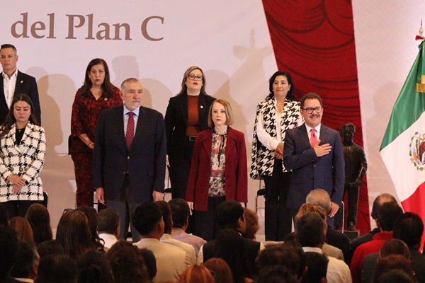 Adán Augusto asiste como invitado a informe de Ignacio Mier, en medio de escándalos fiscales y de La Barredora