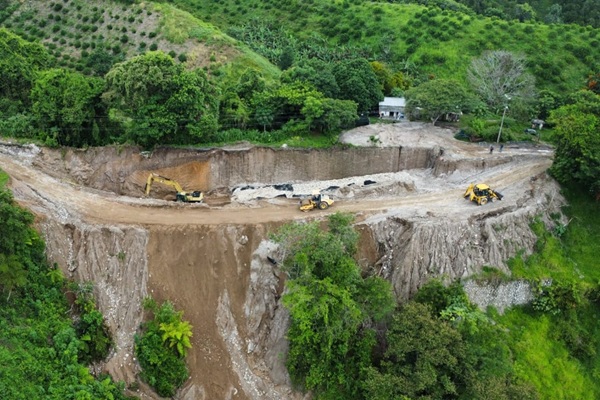 Atiende Gobierno Estatal deslaves en carretera Las Margarita