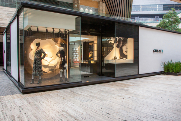 Chanel inaugura en el centro comercial Artz Pedregal su tienda insignia, un espacio que reúne el universo completo de la Maison