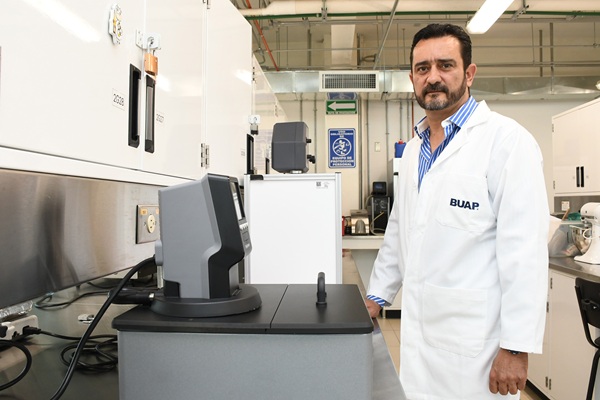BUAP Investigadores generan pigmentos naturales para sustituir