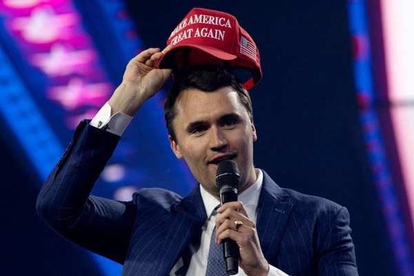 Charlie Kirk, aliado de Trump, muere baleado en un acto