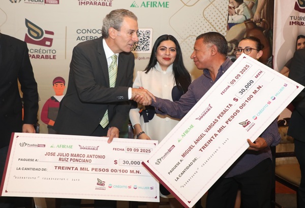 Entrega Pepe Chedraui cheques de “Tu Crédito Imparable”