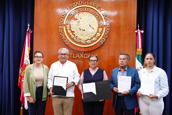 Firma Sandra Aguilar convenio para fortalecer servicio social con enfoque comunitario en el Congreso de Tlaxcala