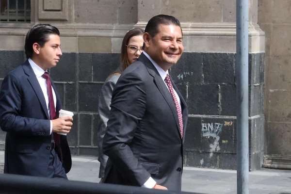 A su llegada al Primer Informe de Gobierno de la Presidenta Sheinbaum, el gobernador Alejandro Armenta ratificó la coordinación entre ambos