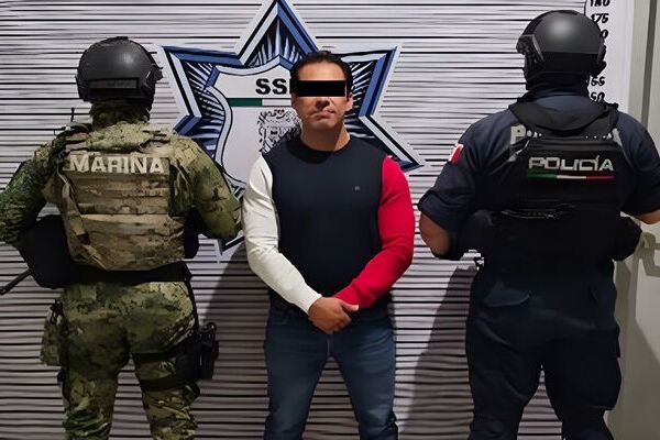El ahora detenido identificado como Julio César N., alias El Padrino, se considera como líder de una organización que opera en Puebla capital
