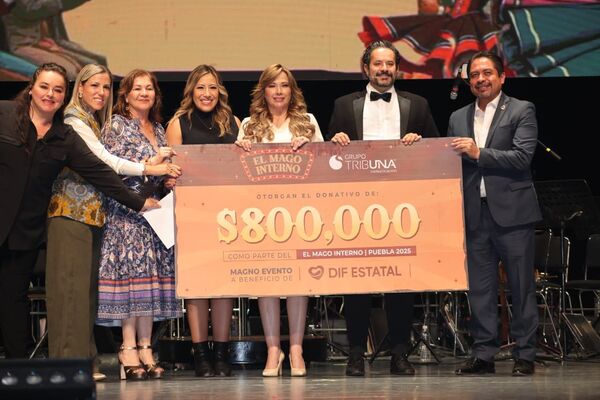 El Mago Interno es una conferencia desarrollada en un escenario de circo con música en vivo, interpretada por la Banda Sinfónica Municipal