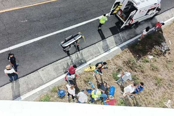 Las víctimas fueron identificadas como Sulma y Ricardo, ambos de 33 años, la pareja viajaba desde Zapotitlán Salinas con destino a Tehuacán