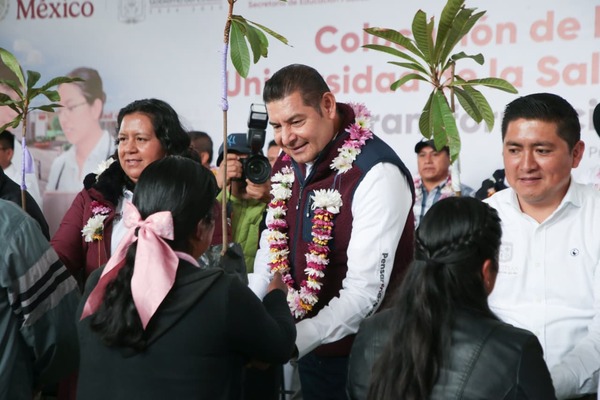 Durante una gira en Zoquitlán, el gobernador Armenta subrayó que el objetivo es sembrar frutales en beneficio de la población y productores