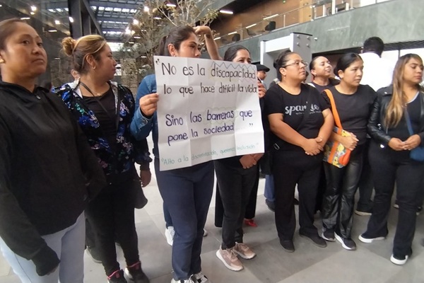 Madres de adolescentes con sordera se reúnen con diputada Marisol Amieva; insisten en que no desaparezca CAM Jean Piaget