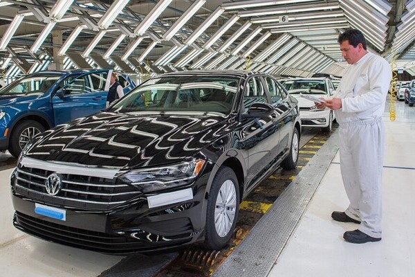A través del Registro de la Industria Automotriz de Vehículos Ligeros se observó que la mayoría caída en exportaciones la reportó Volkswagen