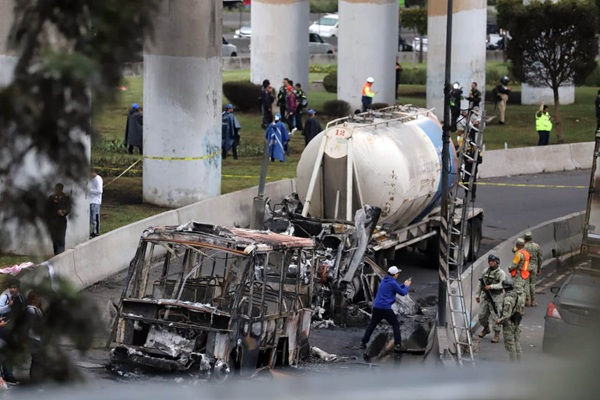 Se eleva a 10 la cifra de víctimas mortales por explosión de pipa