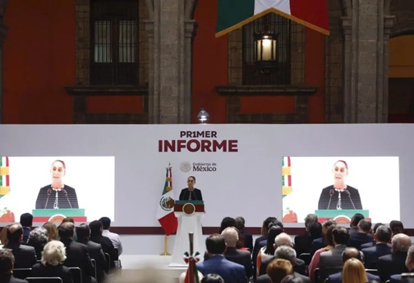 Sheinbaum rinde informe y rompe niveles de aprobación