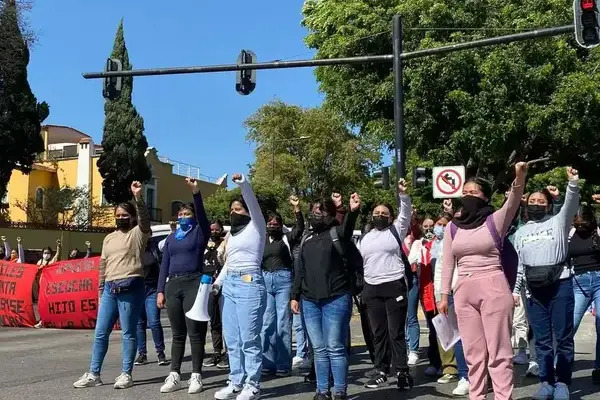 Autoridades de la Secretaría de Gobernación federal y estatal, así como de la SEP tuvieron una reunión el Consejo Estudiantil de la Normal
