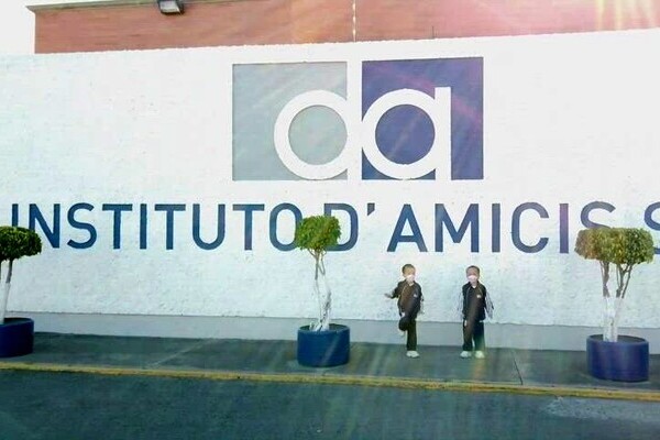 Exigen al Instituto D'Amicis la expulsión del menor de edad imputado del asesinato de la argentina en Lomas de Angelópolis, en marzo de 2025