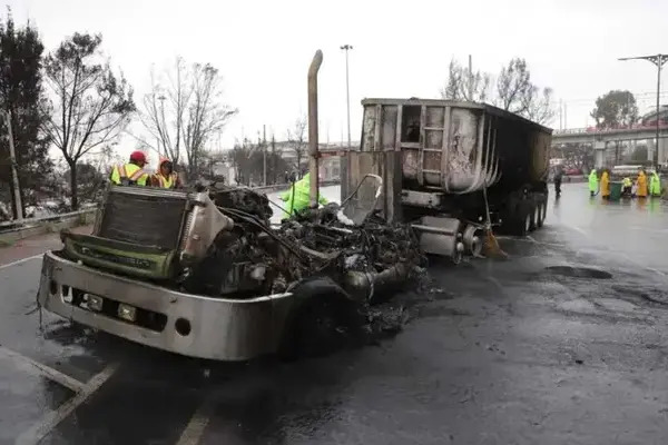 El gobierno de Ciudad de México actualizó a 11 el número de personas fallecidas a causa de la explosión de una pipa de gas en Iztapalapa