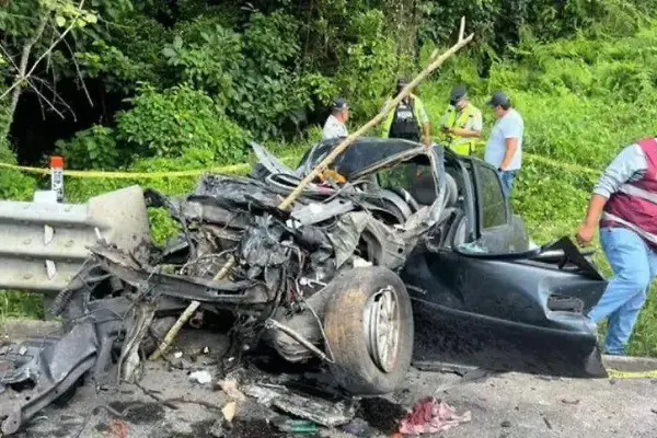 Automovilistas que circulaban en la autopista llamaron al número de emergencias las 9-1-1 para alertar a las autoridades del accidente