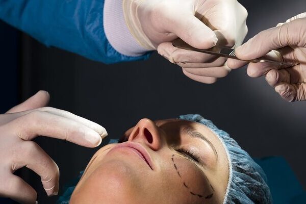 “Puebla se está volviendo uno de los estados con mayor cirugía estética, tenemos que regular" dijo Jaime Natale quien presentará iniciativas