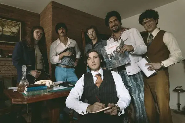 Autos, moda y rocanrol, es un falso documental sobre Avándaro que sigue a los jóvenes empresarios Eduardo López y Justino Compeán