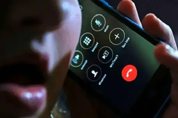 Tras labores de inteligencia y campo se localizó a cuatro integrantes de una familia, víctimas de secuestro virtual, en su cuarto de hotel