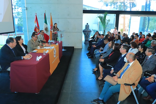 16 La UATx fortalecerá cursos de educación continua para diversos sectores de la población Rector (2)