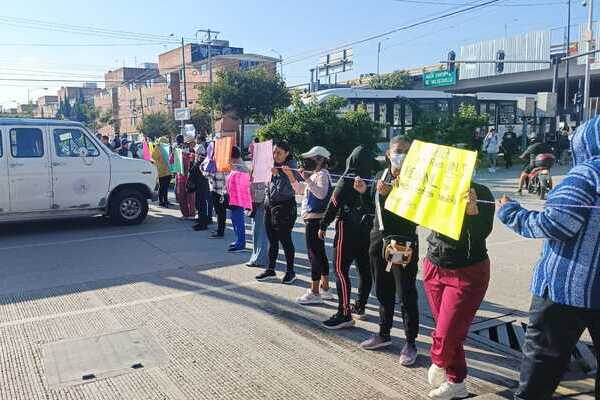 También reclaman que, si administrativos del CENDI Diego Rivera ya sabía sobre una falta de presupuesto, no debió aceptar inscripciones