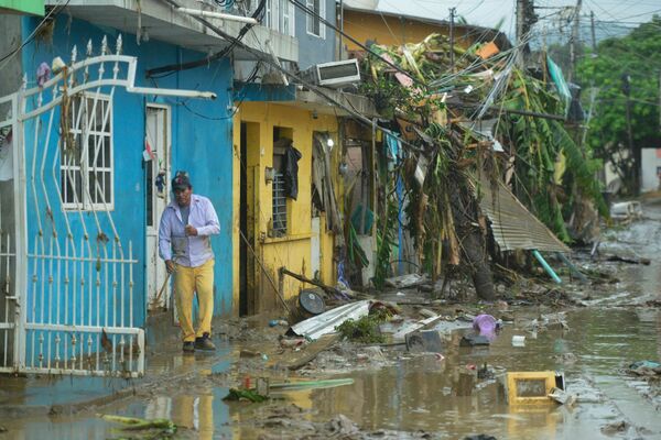 Arrancó la entrega de apoyos económicos en Veracruz, donde 3 mil 500 damnificados recibieron su primer pago de 20 mil pesos en efectivo