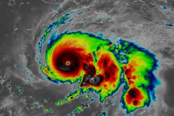 El huracán Melissa se acercaba el martes a Jamaica como una tormenta catastrófica, la más fuerte que ha golpeado la isla