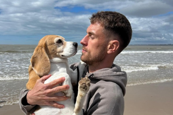 Aaron Ramsey se despide de Pumas en medio de la búsqueda de su perrita Halo