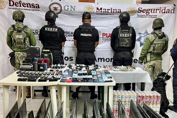 Aseguran SSP Puebla y Defensa drogas y objetos prohibidos en el penal de Tepexi