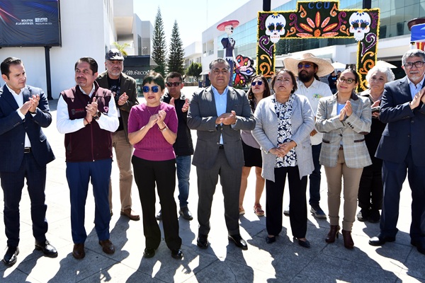 BUAP Entregan 60 toneladas de víveres al Sistema DIF estatal para población damnificada