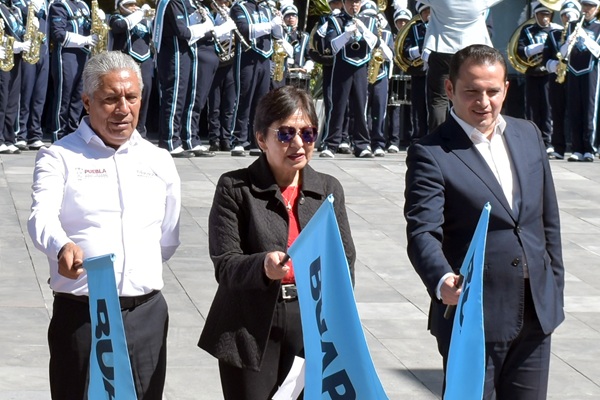 BUAP La universidad siempre solidaria  está presente en donde haga falta Rectora Lilia Cedillo