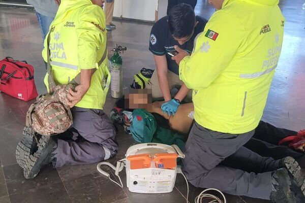 Fue cerca de los stands de comida en la Central de Autobuses en donde la mujer lamentablemente falleció, por lo que la zona fue asegurada