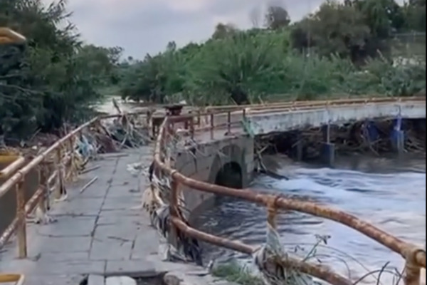Se realizará una intervención en el puente "Los Gallos" usado por trabajadores de Lomas de Angelópolis III para poder cruzar el río Atoyac