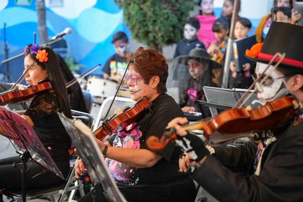 Con ofrendas, cine y música el Ayuntamiento de Tlaxcala inicia el “Festival de la Vida y la Muerte 2025”