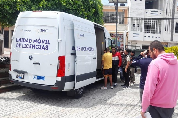 Expide unidad móvil de la Secretaría de Movilidad más de mil 200 licencias de conducir en Tlaxcala
