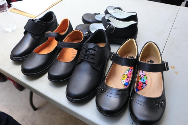 Fabricantes de zapato en Tehuacán reportan avance del 70% en entrega de pedidos del Gobierno de Puebla