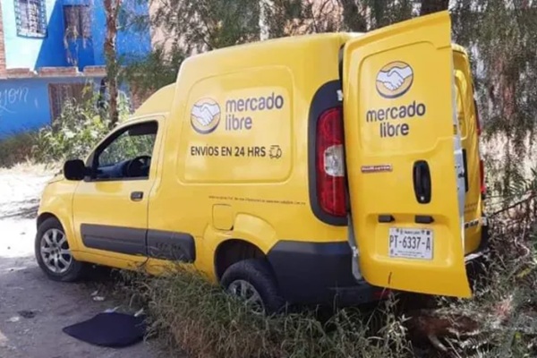 Fallo en plataforma de Mercado Libre desata protesta de repartidores en Puebla